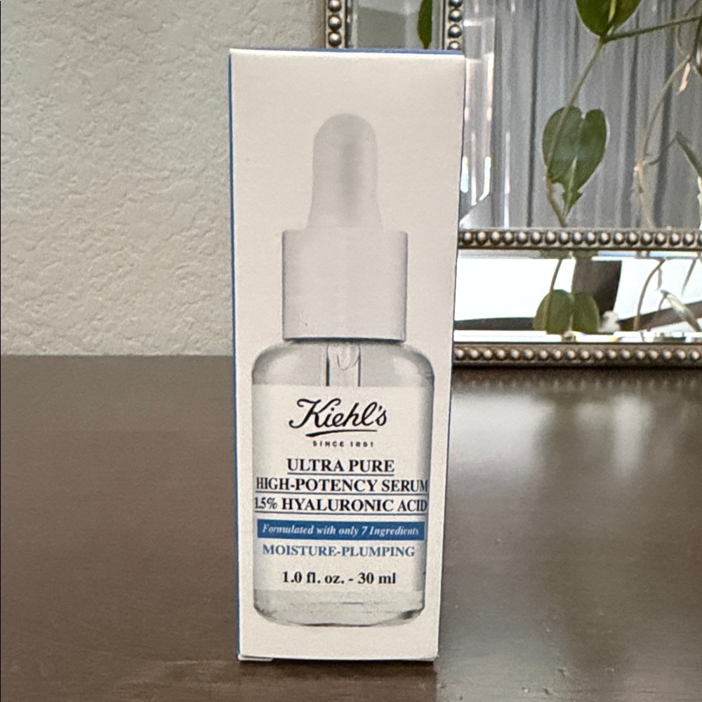 Kiehl's Ultra Pure Serum with Hyaluronic Acid -